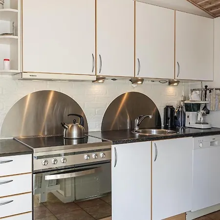 Beautiful In With 2 Bedrooms, Wifi And Outdoor Swimming Pool Vakantiehuis