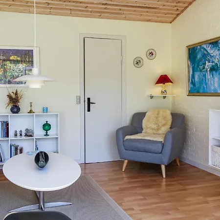 Beautiful In With 2 Bedrooms, Wifi And Outdoor Swimming Pool