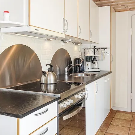 Beautiful In With 2 Bedrooms, Wifi And Outdoor Swimming Pool Vakantiehuis *