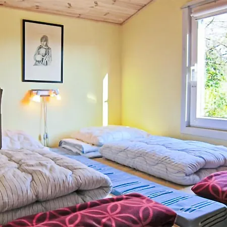 Beautiful In With 2 Bedrooms, Wifi And Outdoor Swimming Pool Vakantiehuis